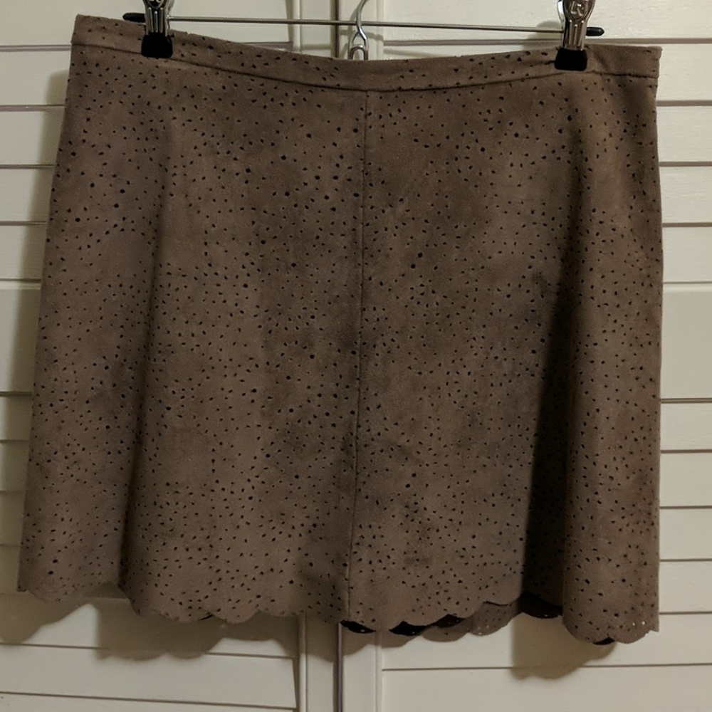 BCBG brown sueded miniskirt